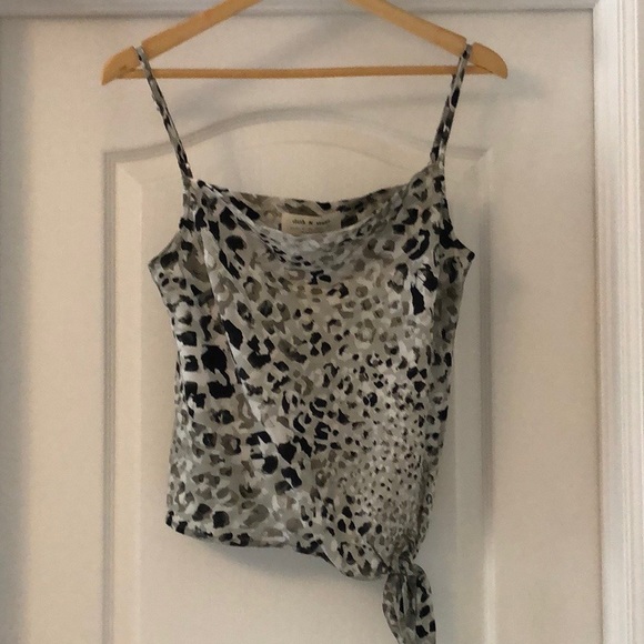 Anthropologie Tops - ANTHROPOLOGIE Cloth & Stone Gray Animal Print Top